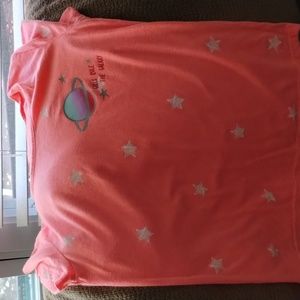 Short sleeve girls rule the world